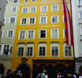 A casa amarela aonde Mozart nasceu